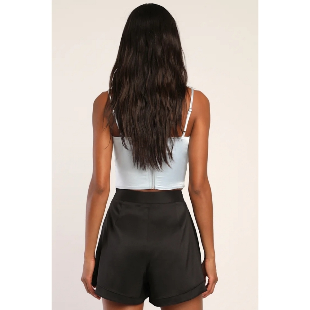 NWT Lulus Breezing Along Black Tiered Ruffled Shorts - Size SM - Picture 3 of 4